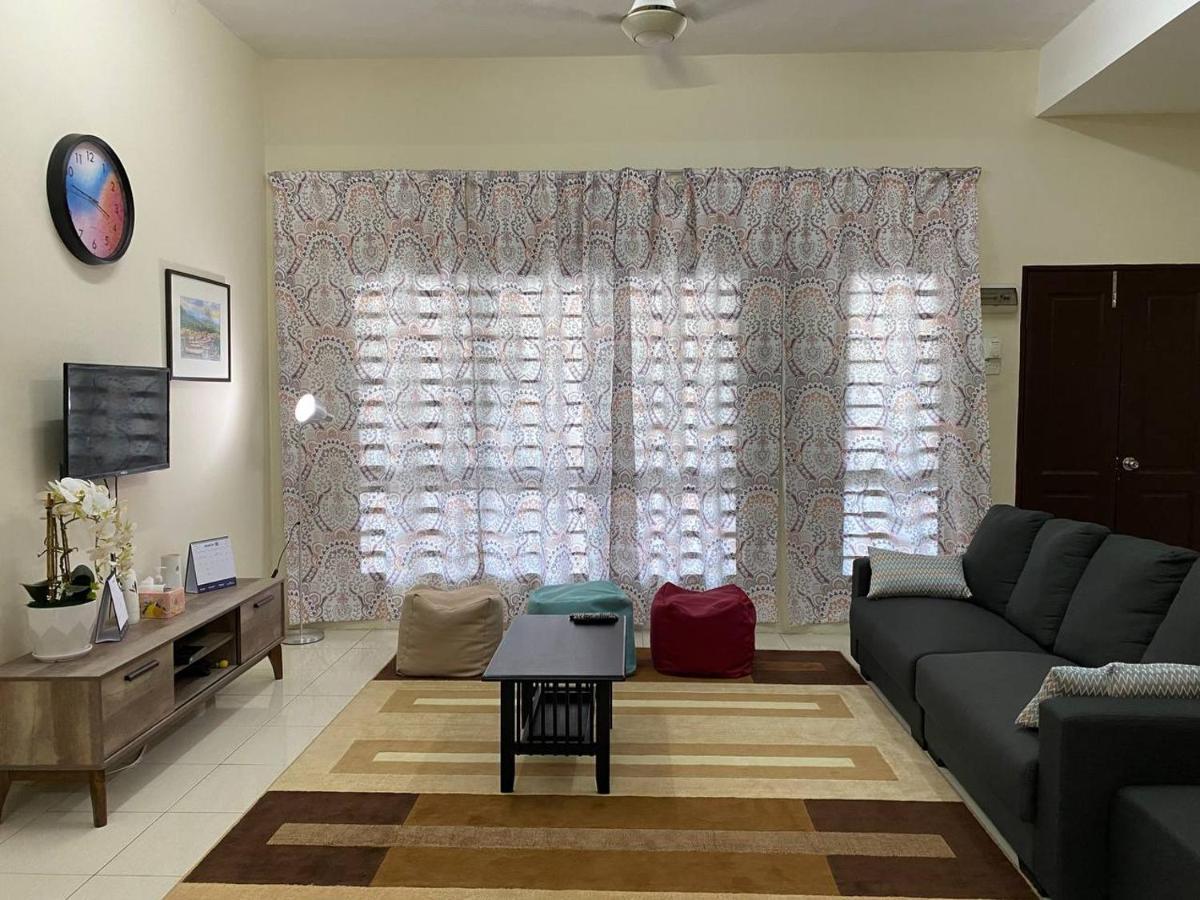 Spacious Cozy Lakeville Homestay 4 Bedrooms All With Aircond Seri Iskandar Exterior foto